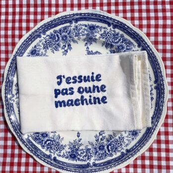 upcycling serviette en coton tissé, broderie machine by broc into the moon