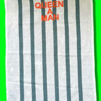 Torchon de cuisine 100% coton, broderie machine Queen a man by brodeintothemoon