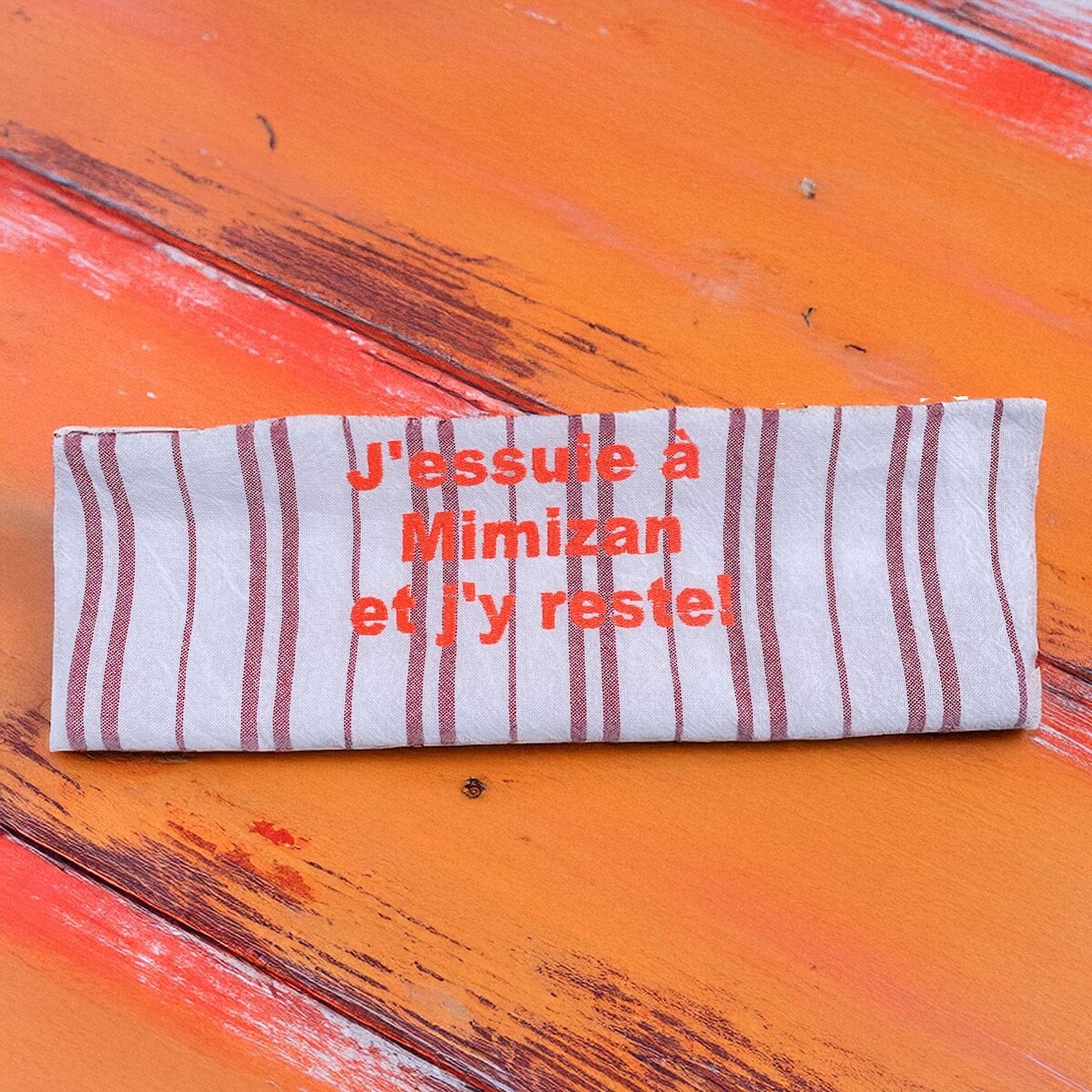 Torchon broderie machine, 100% coton, 50X70 cm,, texte “J’essuie à Mimizan et j’y reste”,